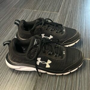 Under Armour Chargd Assert Tennis Shoe
